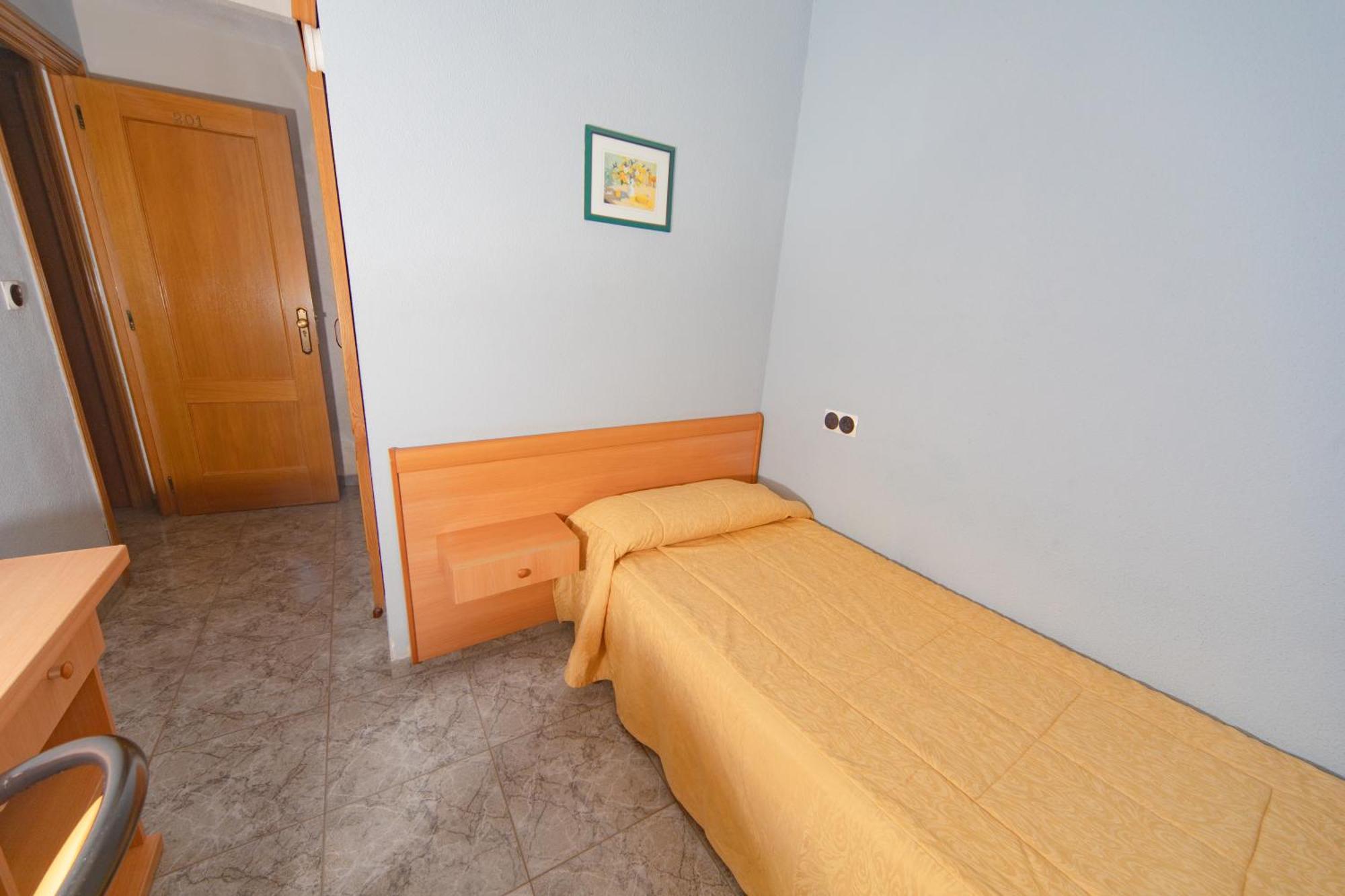 Hostal Virginia Favareta Exteriör bild