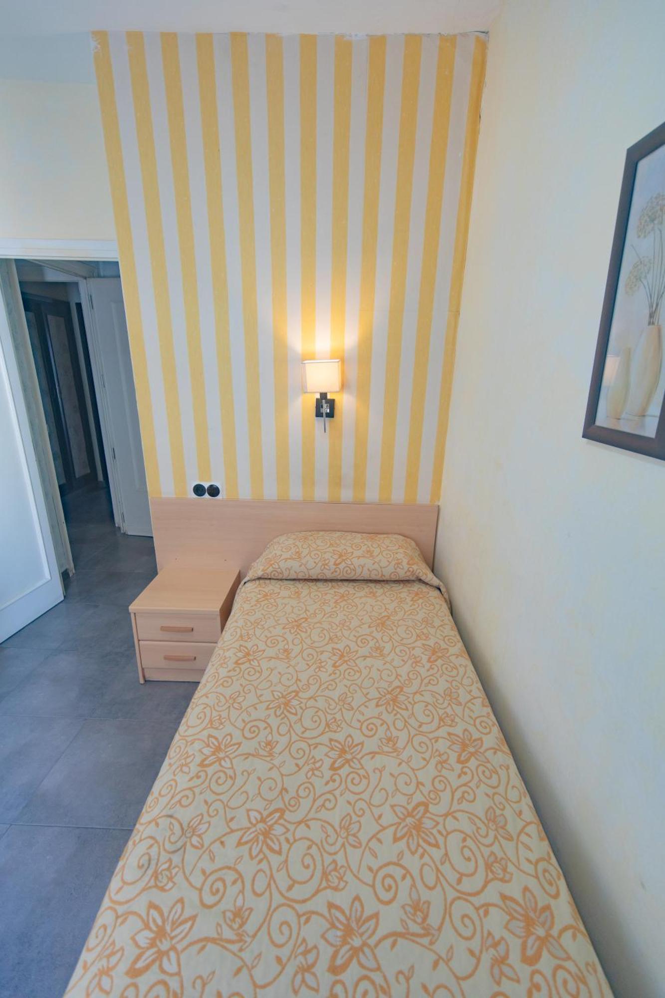 Hostal Virginia Favareta Exteriör bild