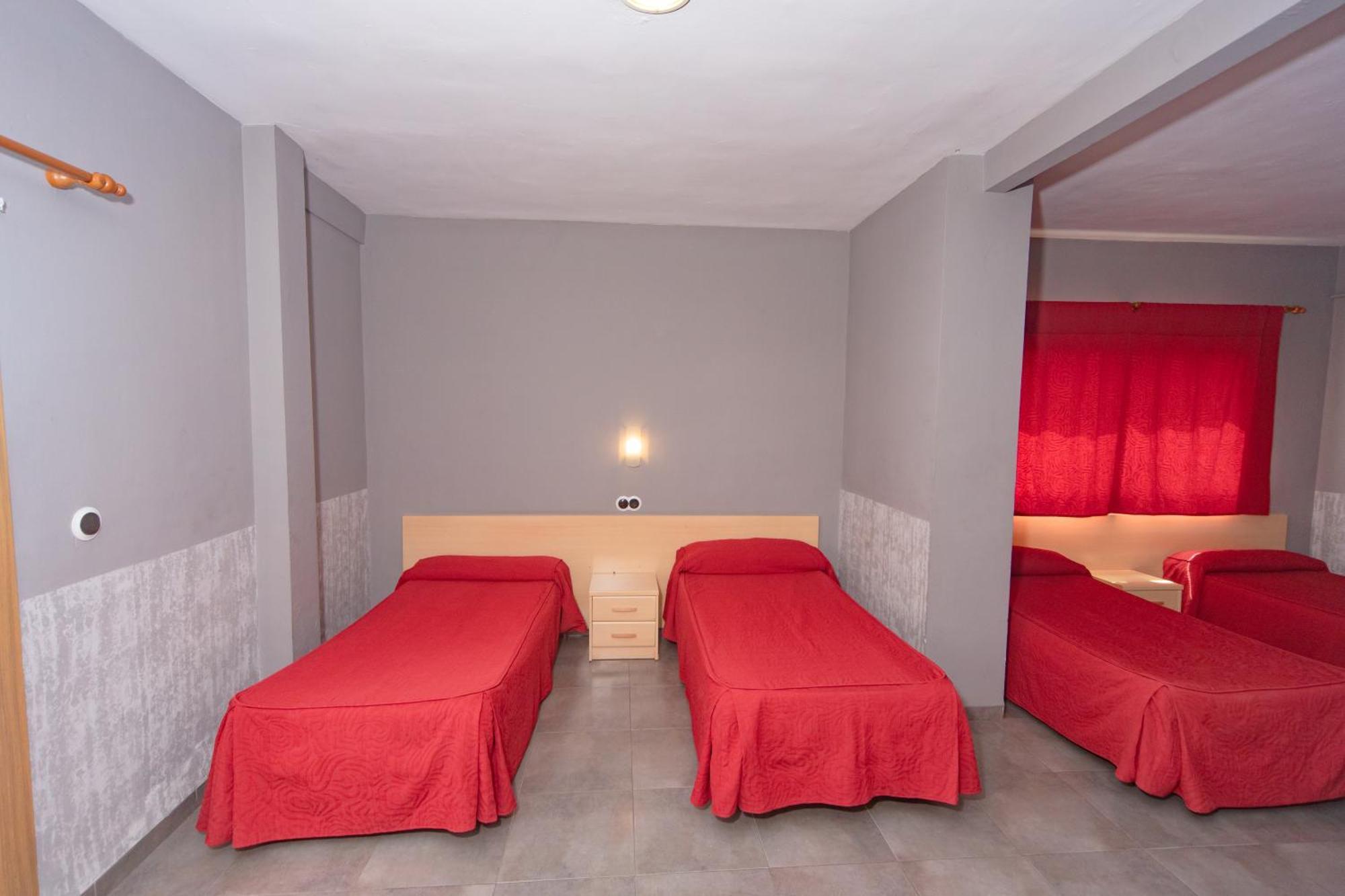 Hostal Virginia Favareta Exteriör bild